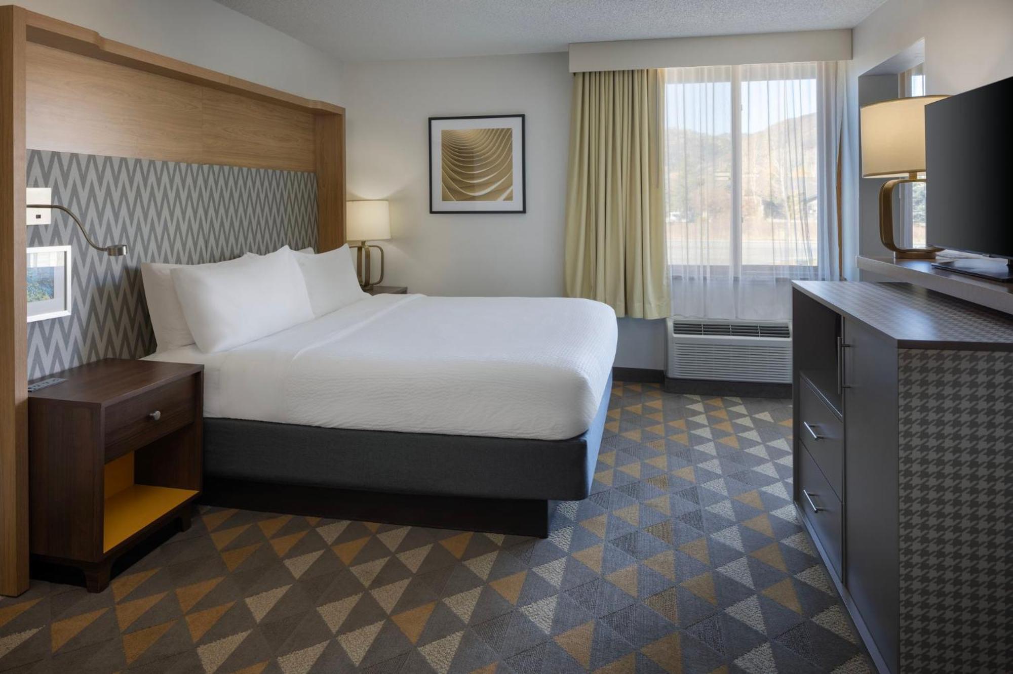 Holiday Inn Steamboat Springs By Ihg Exterior photo